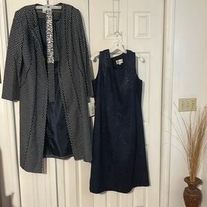 NWT.  Lily &Taylor/ 2 piece Suit 💕.     14